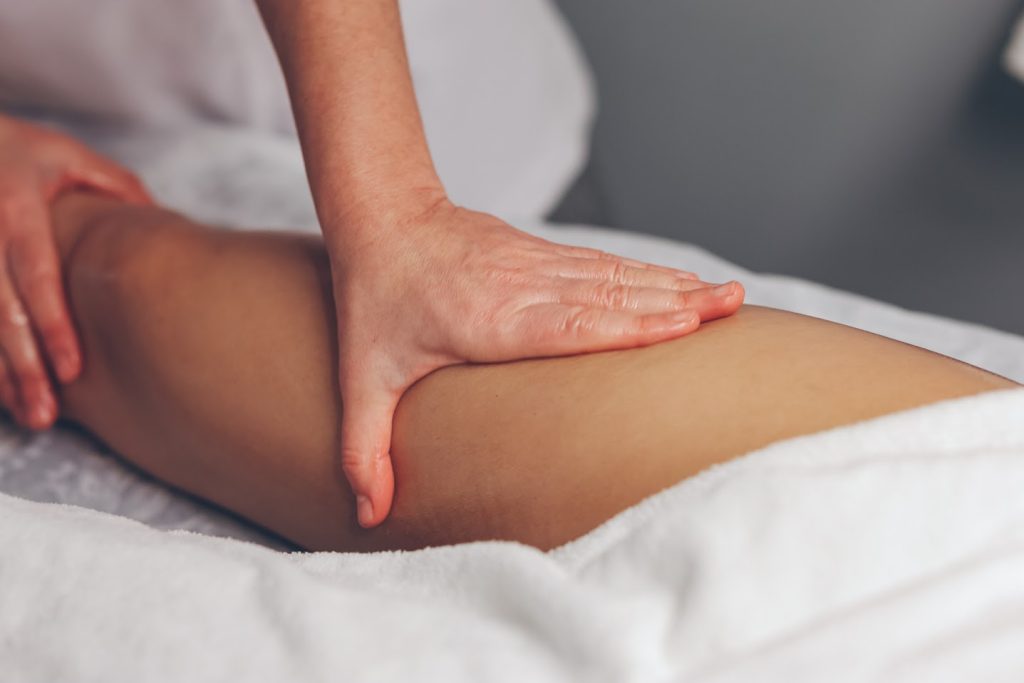 Massage des Jambes à l'institut Carline