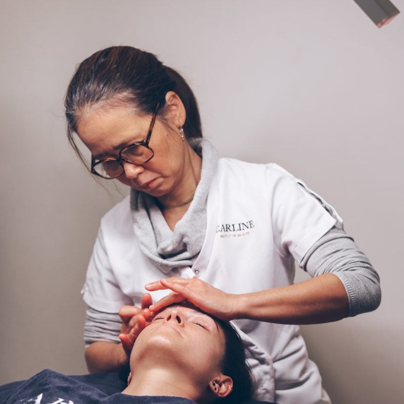 Soins facialistes anti-âge et Eclat à l'institut Carline Paris 15